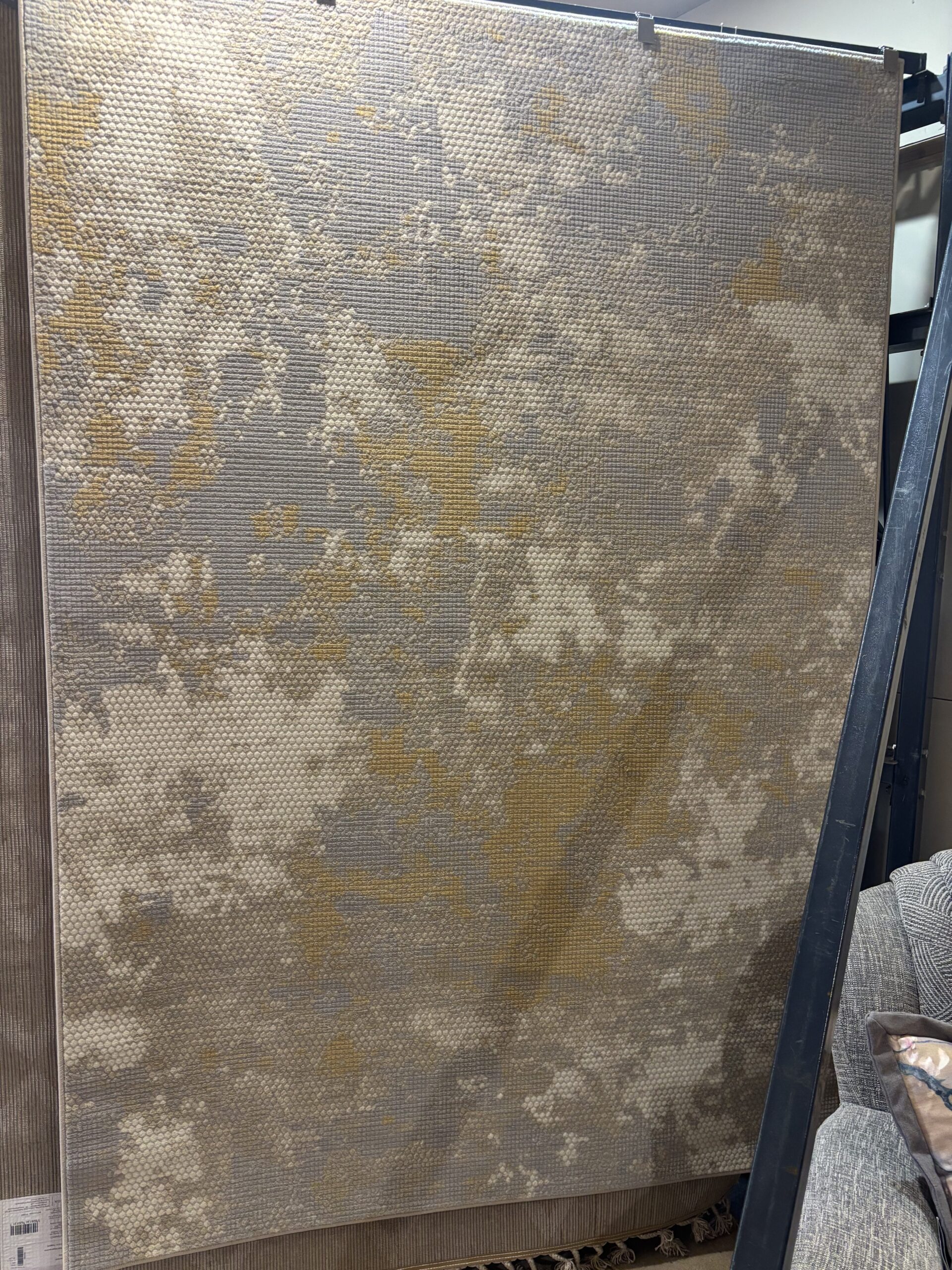 Sorento Magnifica Gold rug, 160 by 225 cm, photographed in the Bay Interiors showroom
